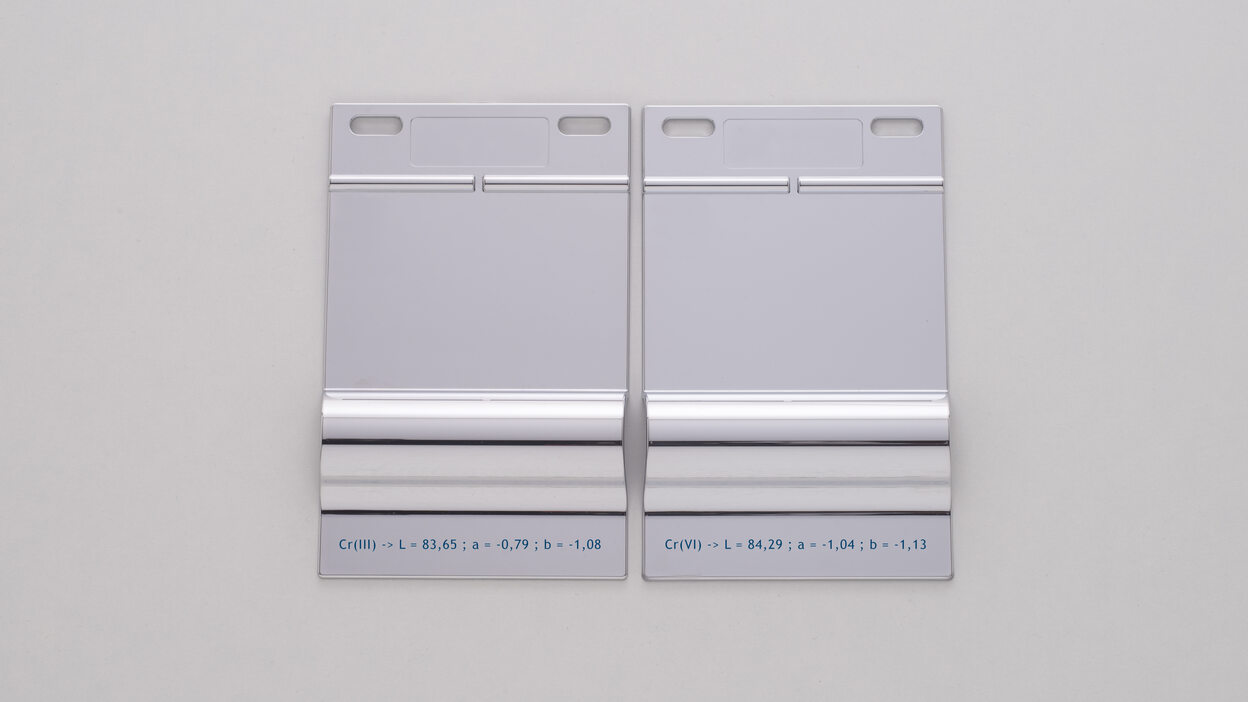SurTec 883 XT(左)和传统六价铬外观(右)比较。