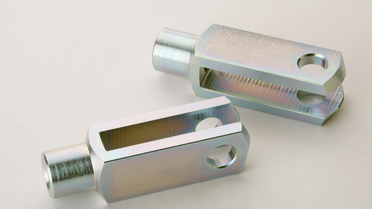 Tongs plated with SurTec 680